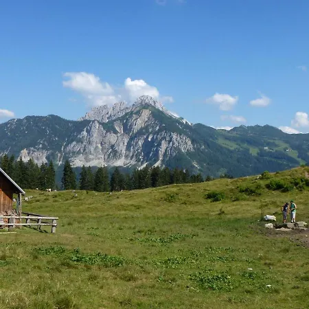Apartment Near The Gondelbahn With Shared Pool Apartman *