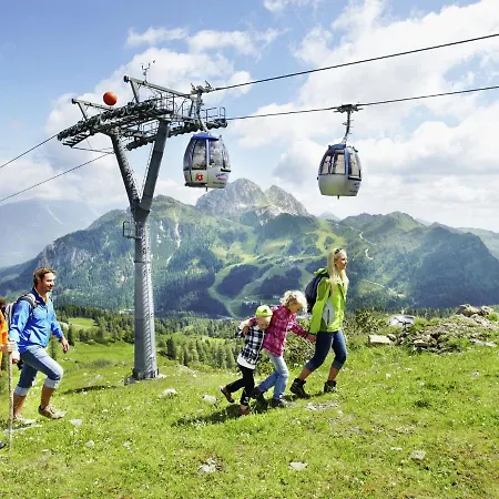 Apartment Near The Gondelbahn With Shared Pool Apartman