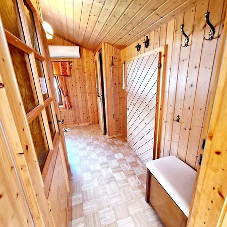 Apartman Apartment Near The Gondelbahn With Shared Pool Tröpolach